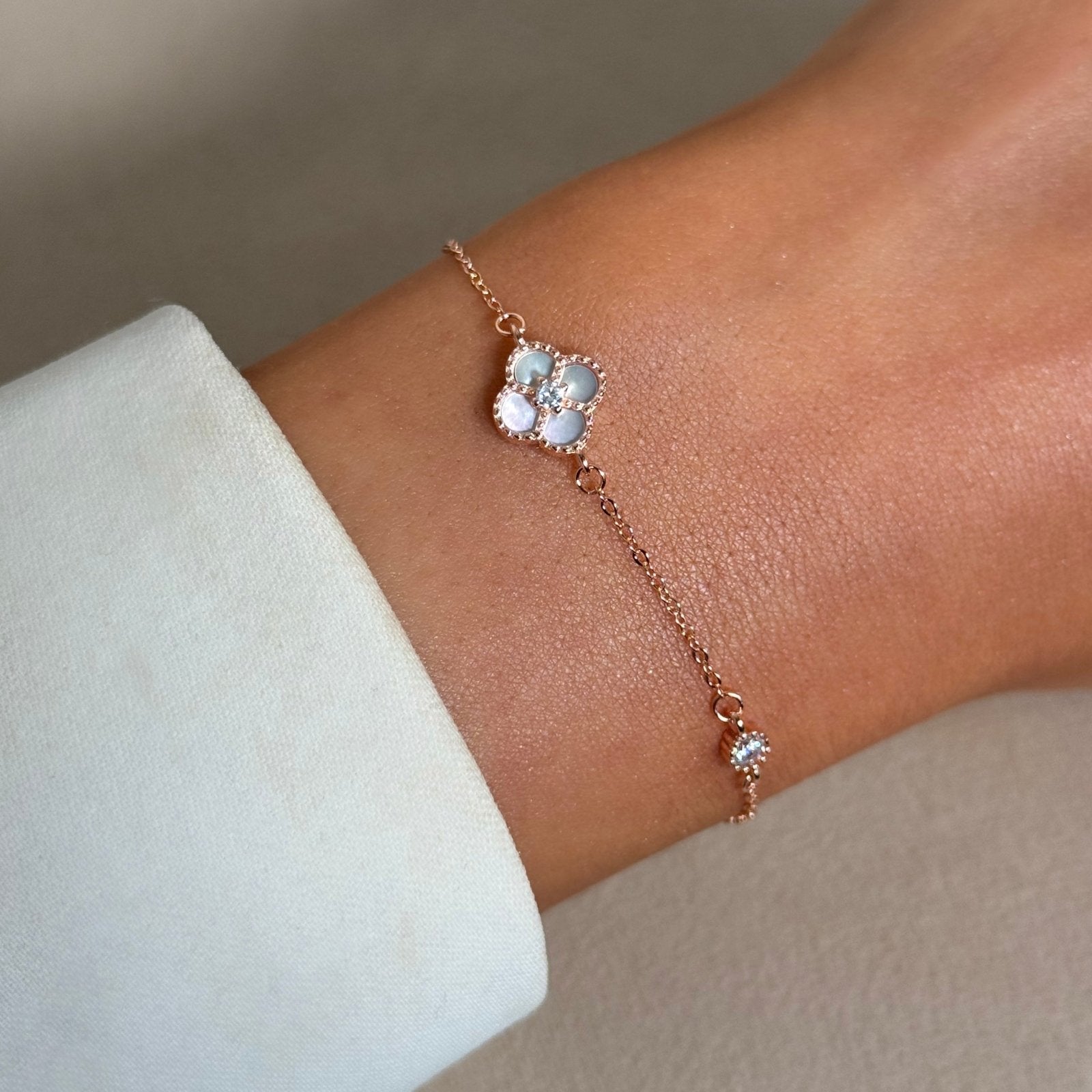 Rose Gold White Clover Bracelet - Luxe Emporium x